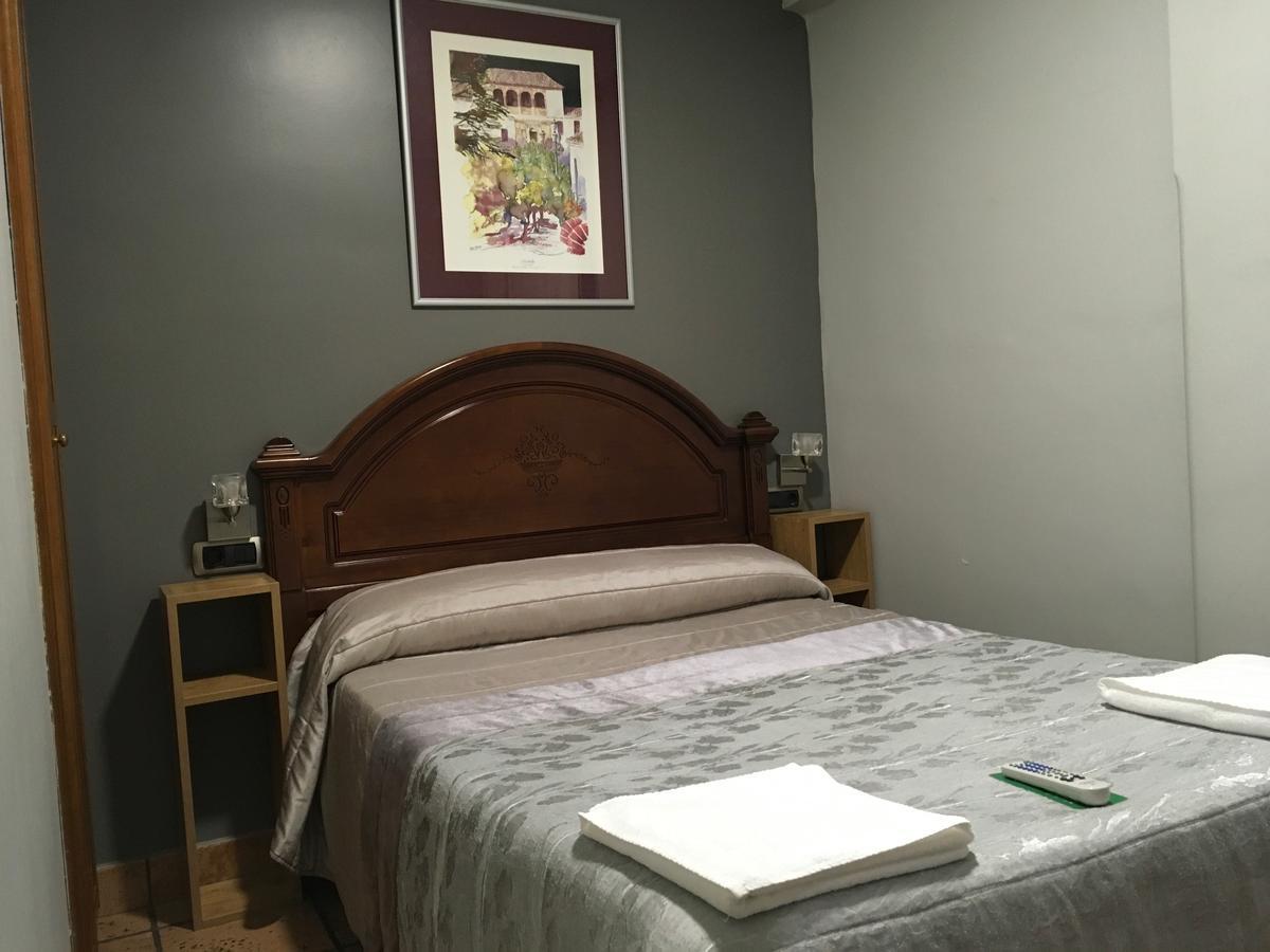 Pension La Redonda โลโกรโญ ภายนอก รูปภาพ