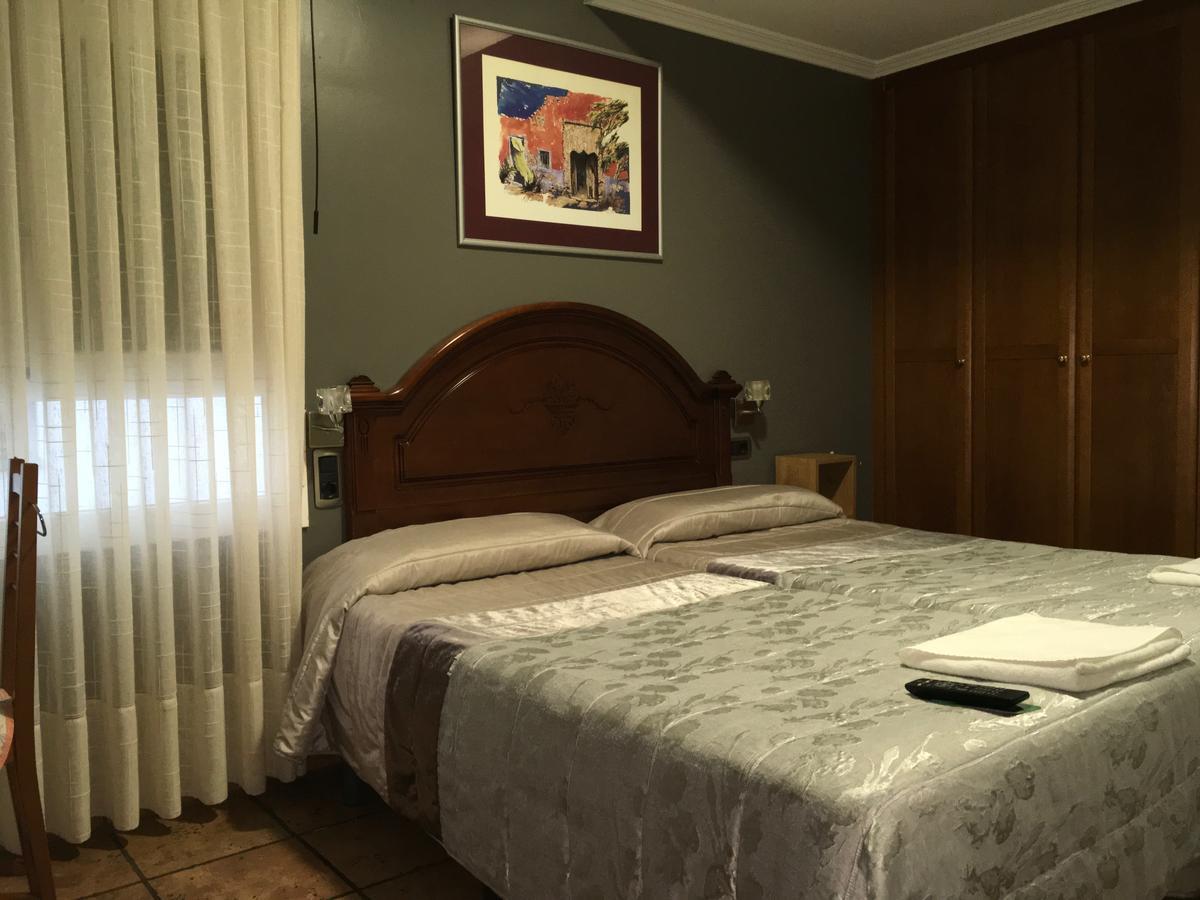 Pension La Redonda โลโกรโญ ภายนอก รูปภาพ
